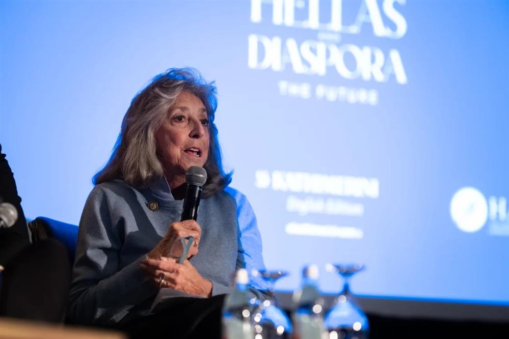 Dina Titus - Ντίνα Τίτους