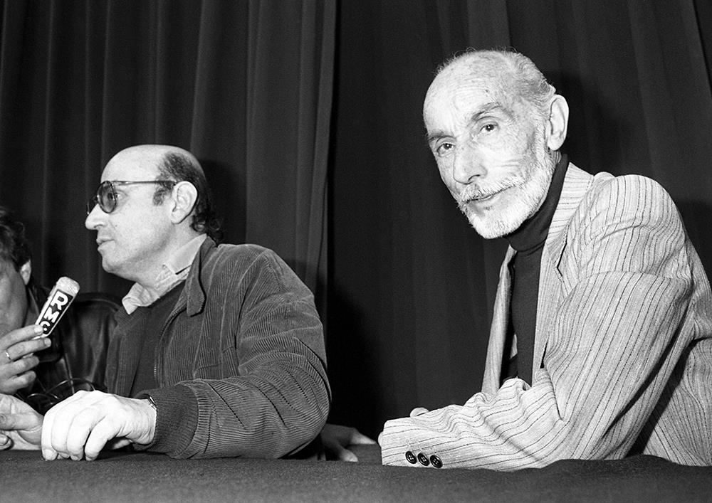 AP - Θόδωρος Αγγελόπουλος