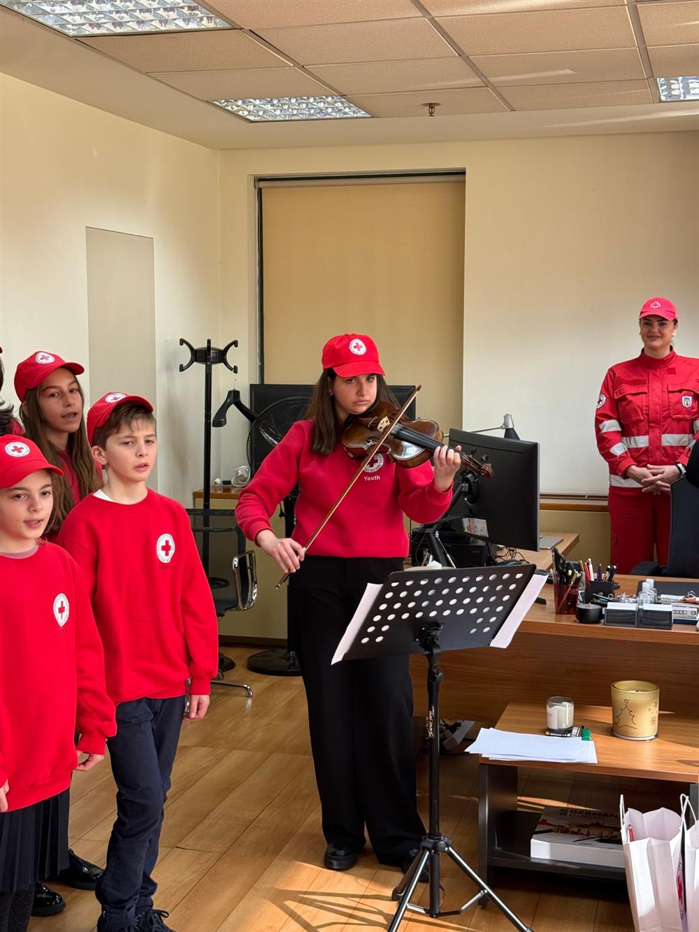 ερυθρος σταυρος - καλαντα ερυθρος σταυρος - καλαντα