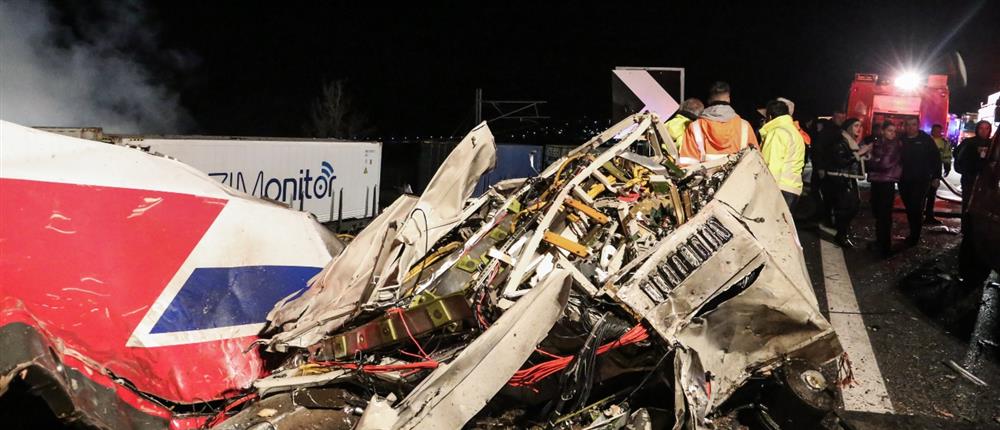 Τέμπη - Σιδηροδρομικό δυστύχημα - σύγκρουση τρένων