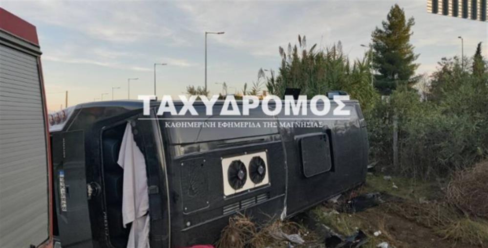Ανατροπή λεωφορείου - Βόλος Ανατροπή λεωφορείου - Βόλος