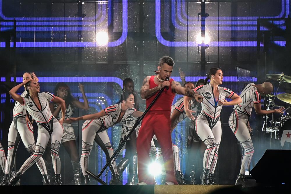 robbie concert