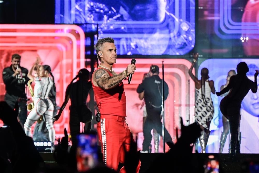 robbie concert