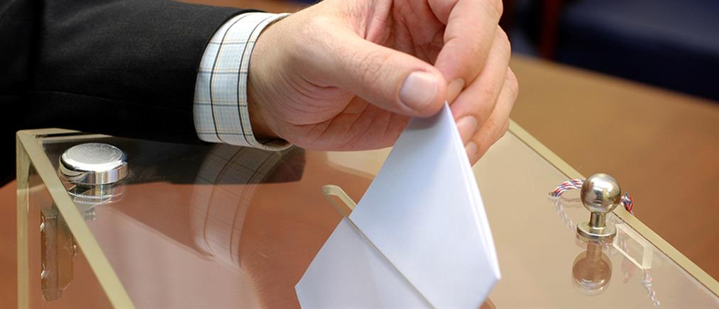 Ναμίμπια: Ο πολιτικός Αδόλφος Χίτλερ Ουουνόνα άλλαξε το όνομά του