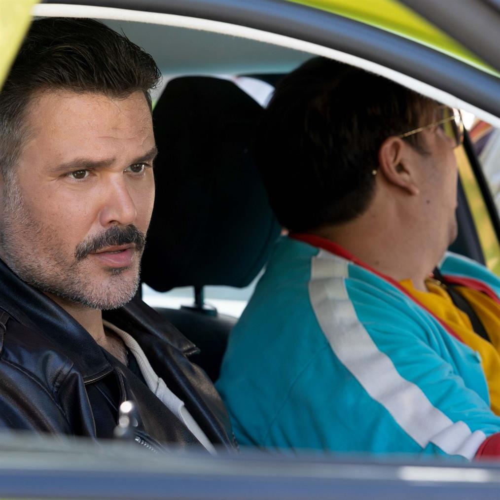 Γιατί ρε πατέρα: Οι απρόσμενοι επισκέπτες στη "Μαγουλάδα" υπόσχονται ένα αξέχαστο Σαββατοκύριακο για όλους!