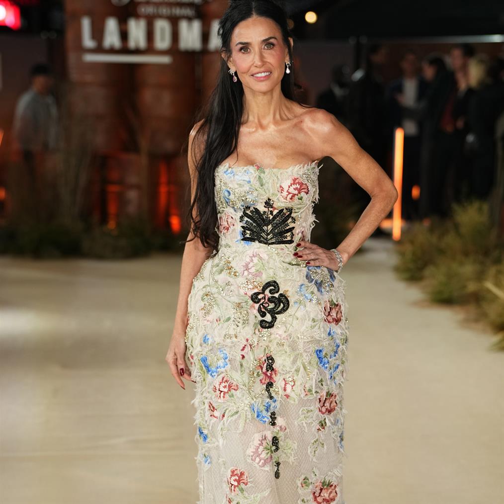 Ντέμι Μουρ: Η εκθαμβωτική εμφάνισή της στην πρεμιέρα της σειράς Landman στο Λονδίνο