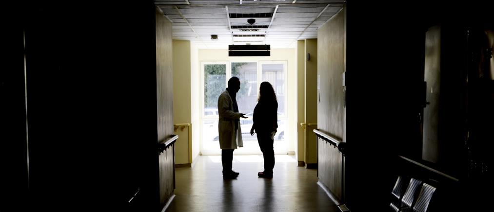 Ανατροπή ασθενοφόρου στο Γουδί: Πέθανε ο ασθενής που ήταν μέσα μετά από σύγκρουση με ΙΧ
