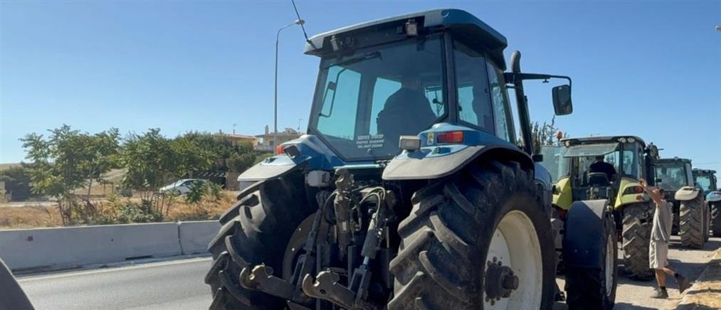 Αγρότες - Αγρίνιο: Προχώρησαν σε αποκλεισμό του αυτοκινητόδρομου Αντιρρίου -Ιωαννίνων