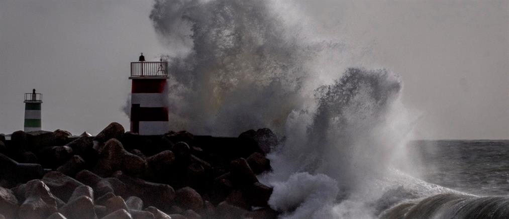 Μήλος: Ταλαιπωρία για 1.641 επιβάτες – Δεν έδεσαν λόγω κακοκαιρίας τα πλοία