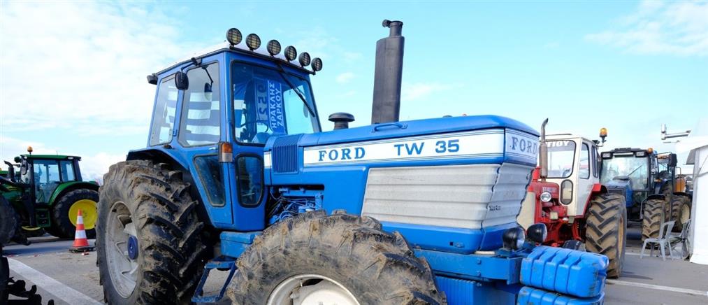 Αγρότες - Λάρισα: Απέκλεισαν τις σήραγγες στα Τέμπη