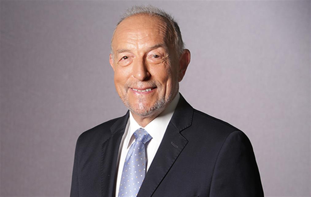 Σήμερα τα φώτα κι οι φωτισμοί, με βροχές νοτιά και σκόνη οι αγιασμοί