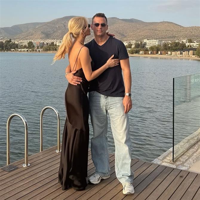Κατερίνα Καινούργιου: Το ρομαντικό δείπνο με τον Παναγιώτη Κουτσουμπή & η φωτογραφία που ανέβασε η παρουσιάστρια