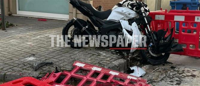 Τροχαίο ατύχημα στο Βόλο - Μοτοσυκλέτα έπεσε στο οδόστρωμα