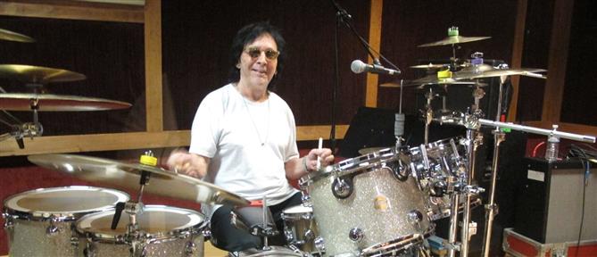 Ο πρώην ντράμερ των KISS, Peter Criss, μιλά για τη μάχη του με τον καρκίνο του μαστού και τη δύναμη της πίστης