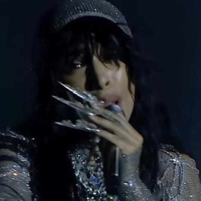 Madwalk 2025: Η εντυπωσιακή εμφάνιση της Loreen στο closing act της βραδιάς