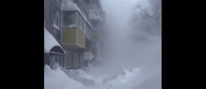 Ρωσία: Χιονοθύελλα σαρώνει την Καμτσάτκα – Δύο άνθρωποι έχασαν τη ζωή τους (βίντεο)
