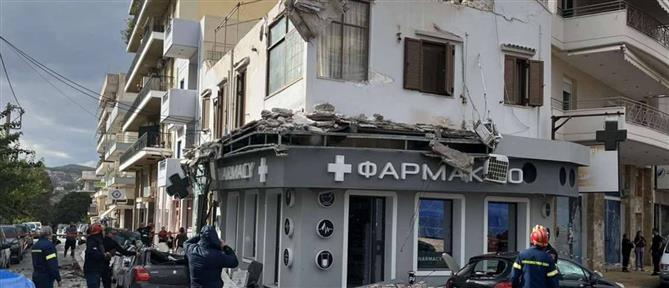 Λαύριο: Καταστροφές σε οχήματα προκάλεσε πτώση μπαλκονιού - Στο τσακ γλίτωσαν πεζοί (εικόνες)