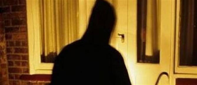 Ιεράπετρα: 13χρονος "μικρός κλέφτης" και 22χρονος συνεργός πιάστηκαν στα πράσα